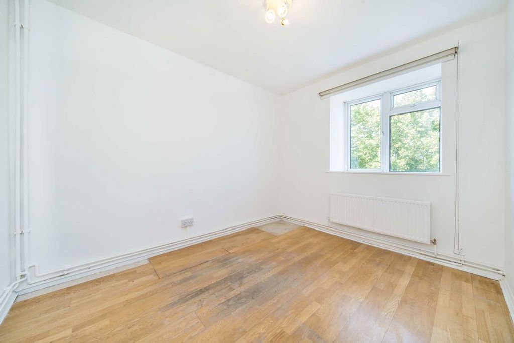 Property photo 3 of 5