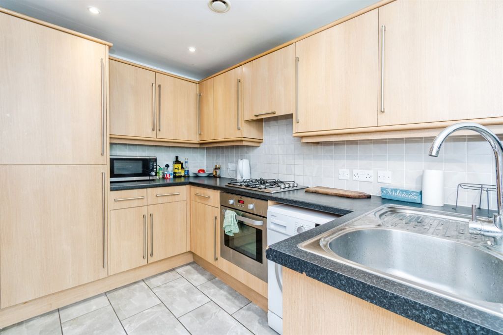 Property photo 3 of 12