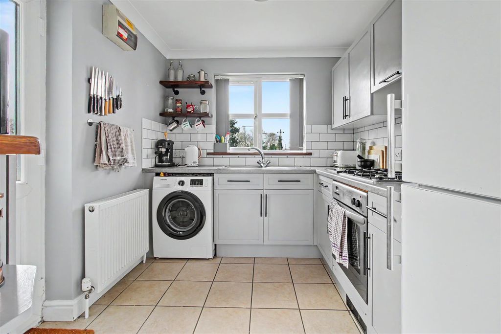 Property photo 2 of 19 Kitchen