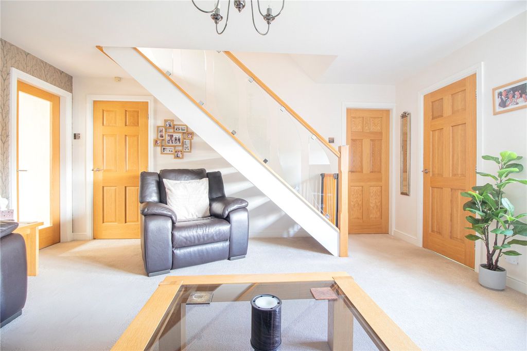 Property photo 3 of 27 Picture No. 04