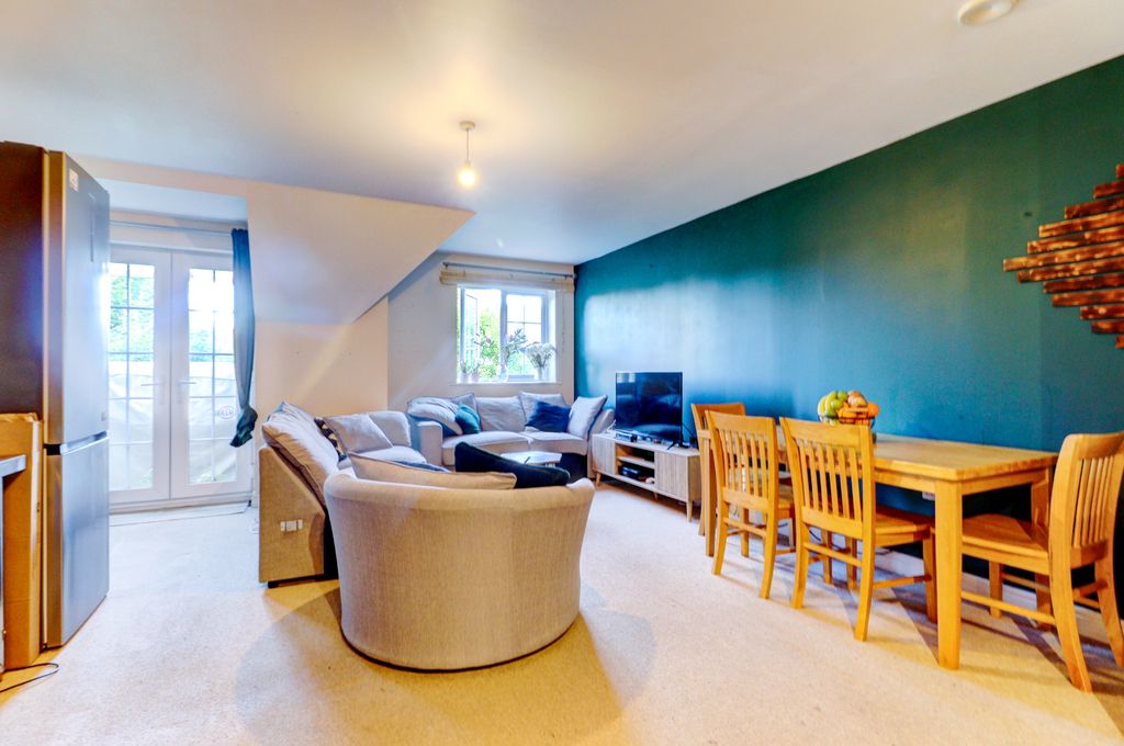 Property photo 2 of 7 Picture No. 13