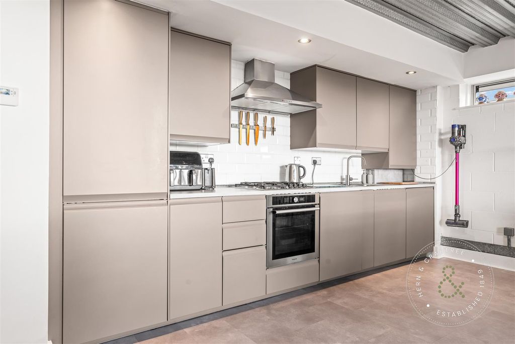 Property photo 3 of 35 City Lofts (14).Jpg