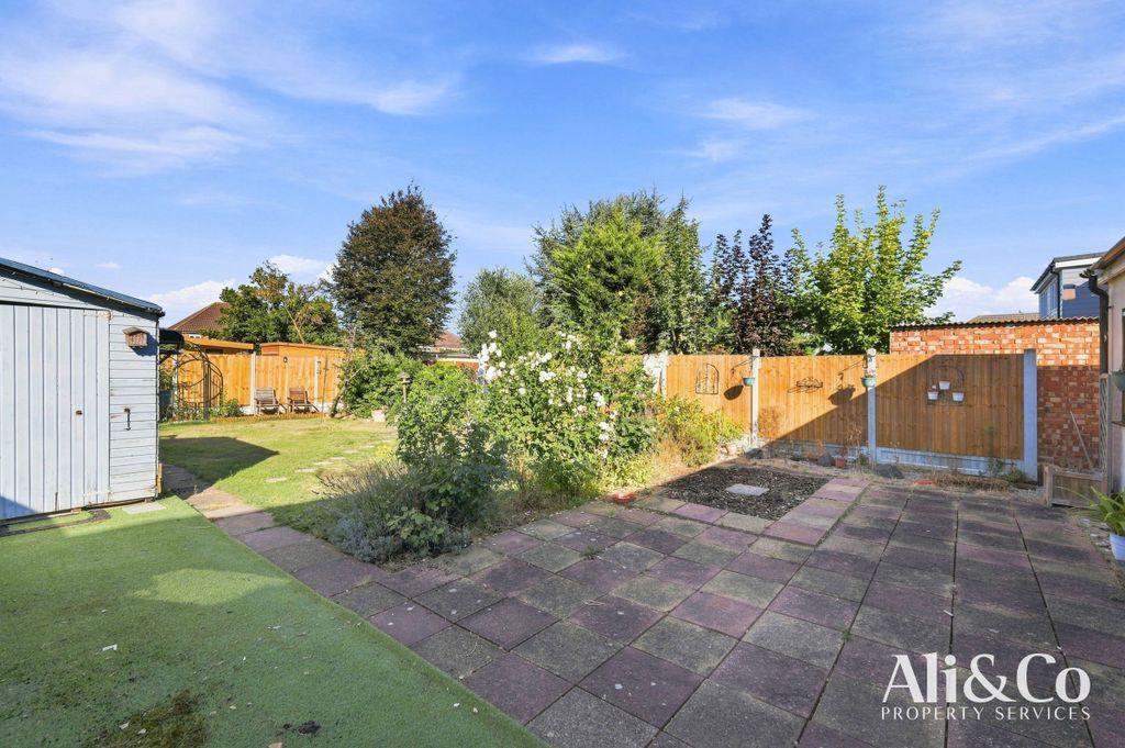 Property photo 3 of 31