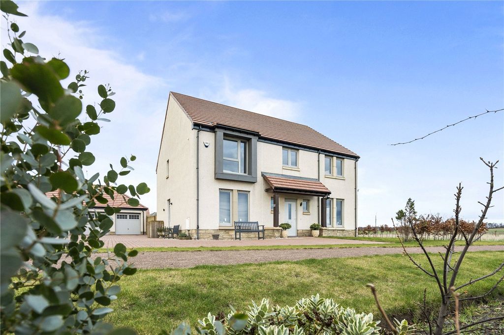 Property photo 1 of 35 Fenton Road