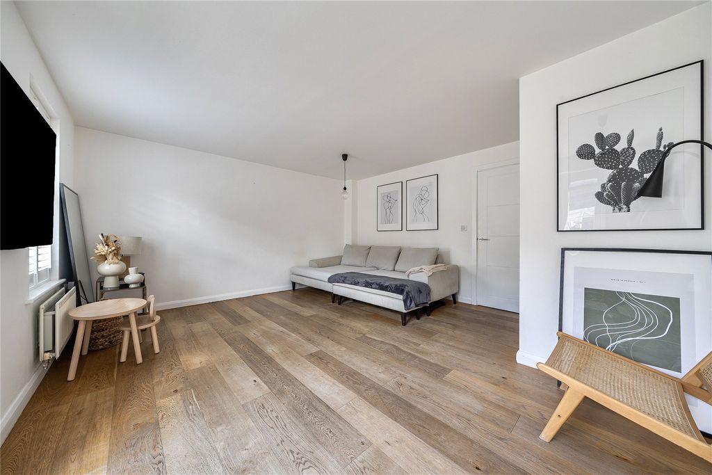 Property photo 2 of 19 Picture No. 15