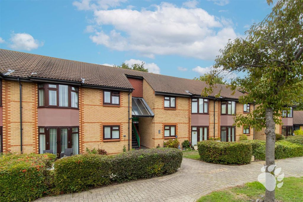 Property photo 1 of 16 Front