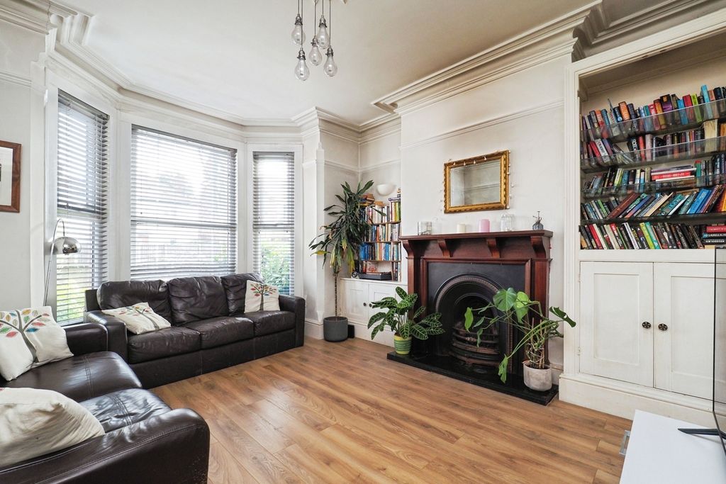 Property photo 3 of 27 Pbox-Img.Jpg