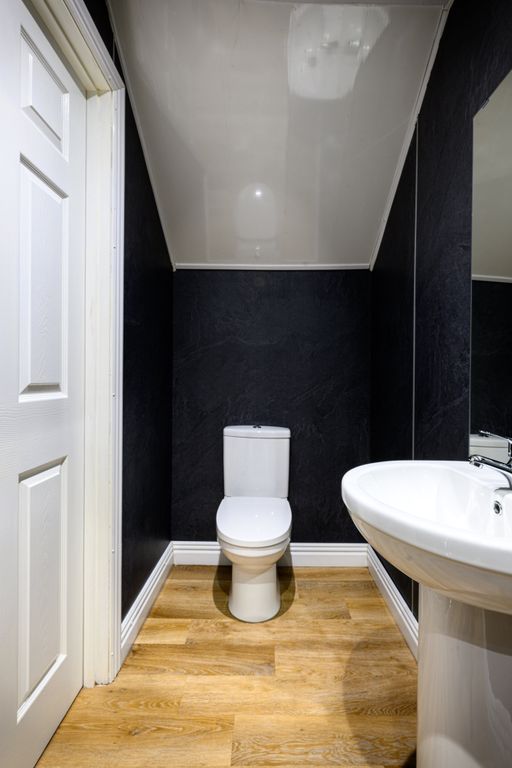 Property photo 3 of 10 20250820 Ras 21C Ridley Place-9