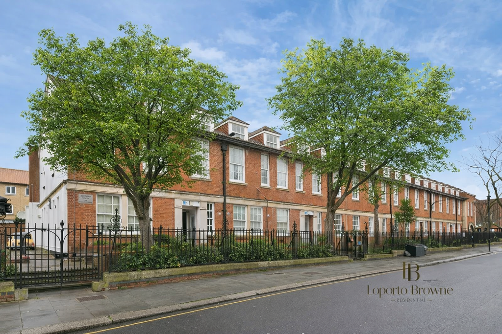 Property photo 1 of 18