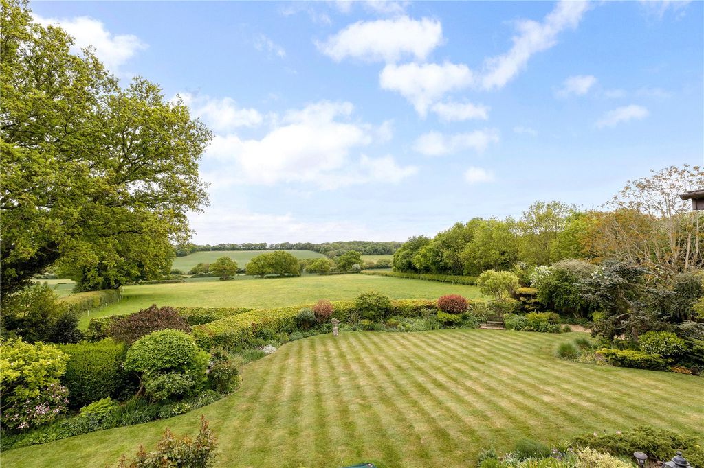 Property photo 2 of 22 Garden And Paddock