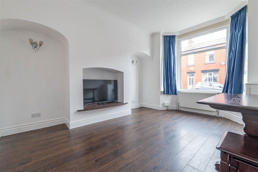 Property photo 2 of 14 Lounge