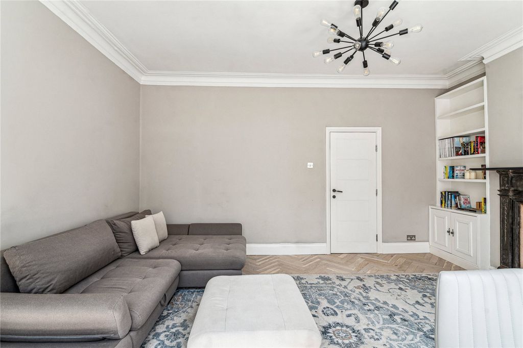 Property photo 1 of 16 Picture No. 04