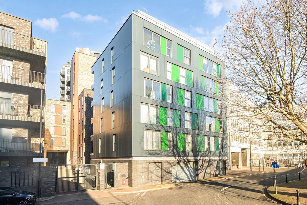 Property photo 1 of 16 External