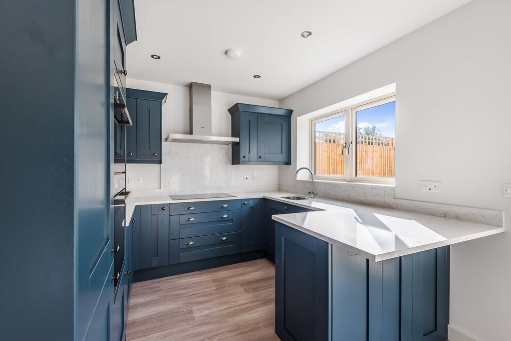 Property photo 2 of 24