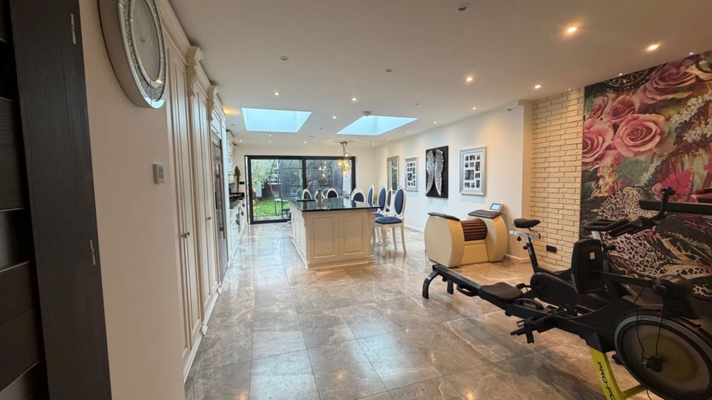 Property photo 3 of 22 Photo 3