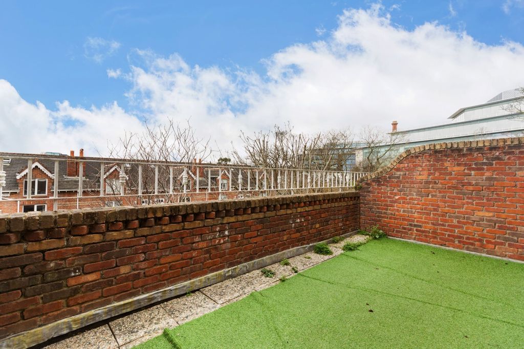 Property photo 3 of 11 Images