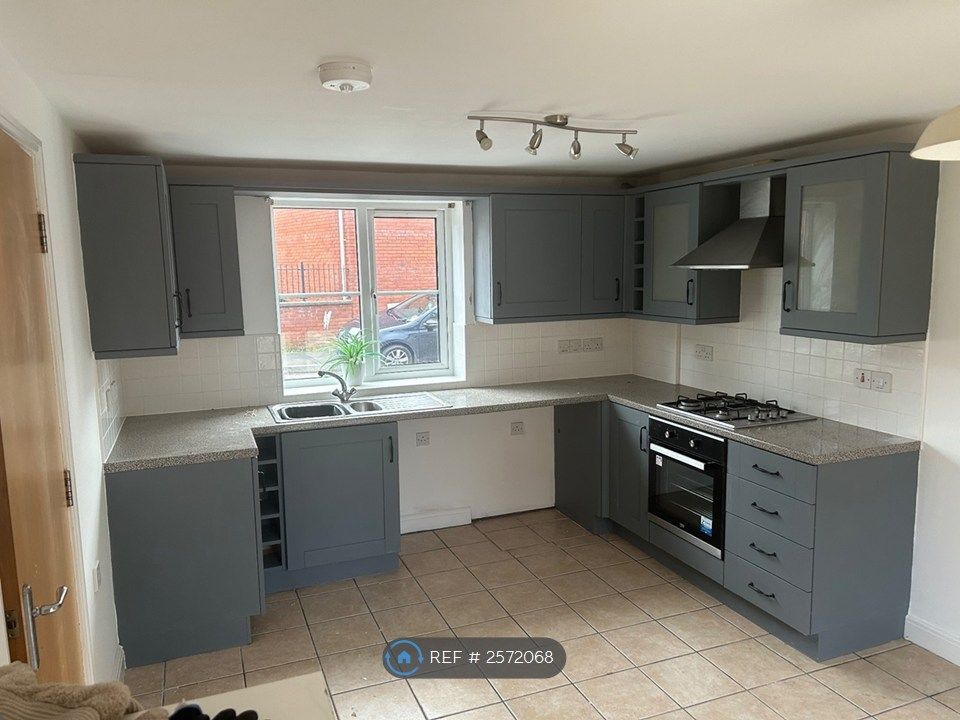Property photo 3 of 13