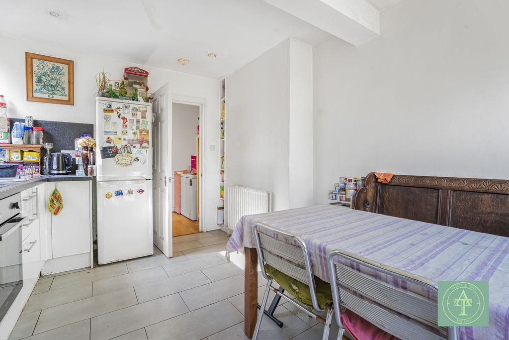 Property photo 3 of 18 Gallery