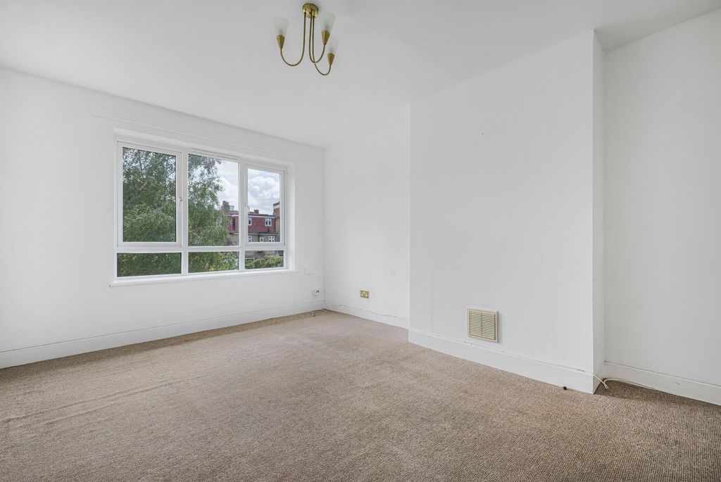 Property photo 2 of 10 Picture No. 03