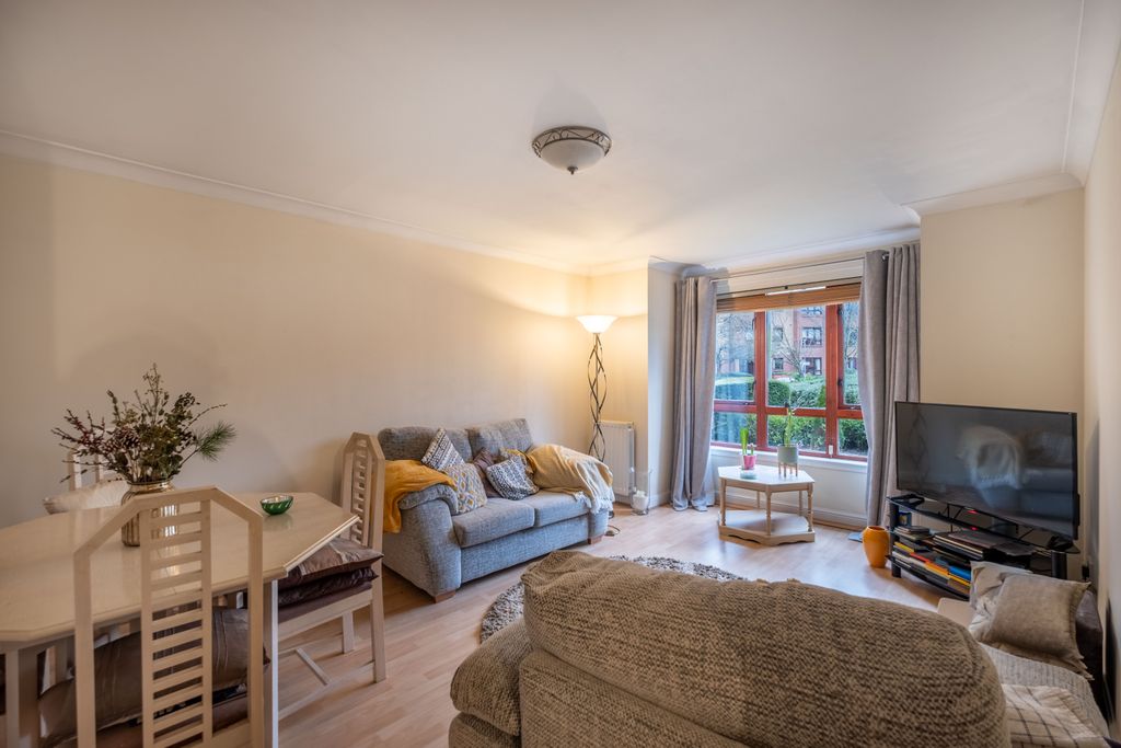 Property photo 2 of 34