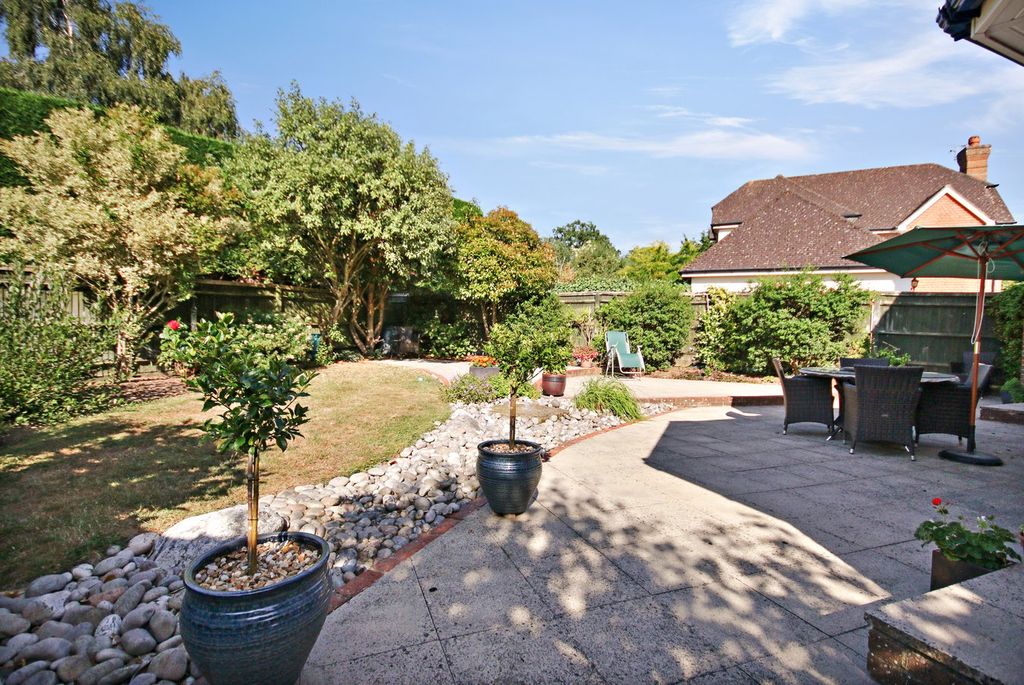 Property photo 2 of 24