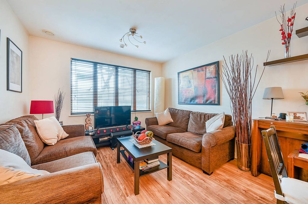 Property photo 2 of 7