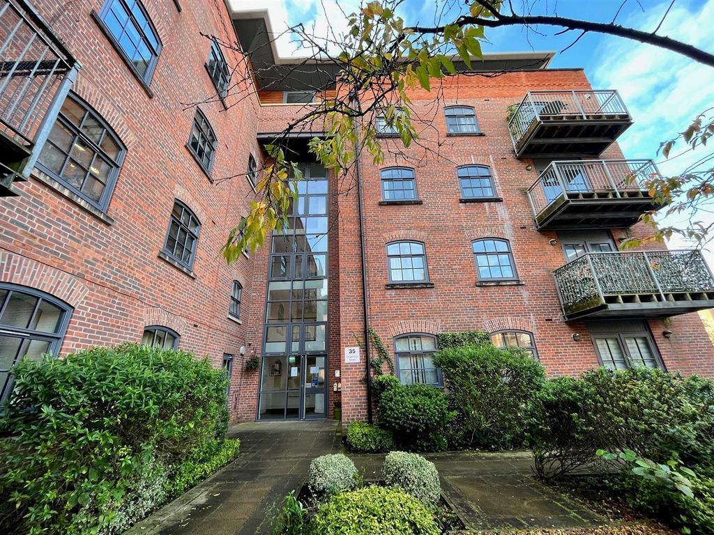 Property photo 1 of 9