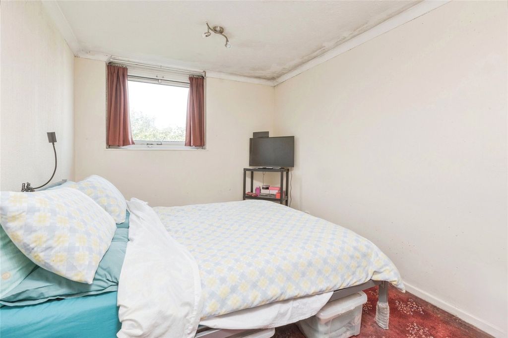 Property photo 3 of 15 Bedroom