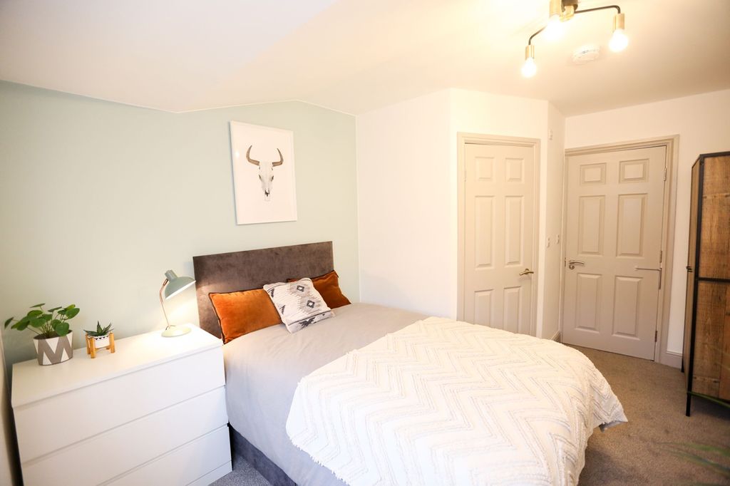 Property photo 1 of 6 Room 3