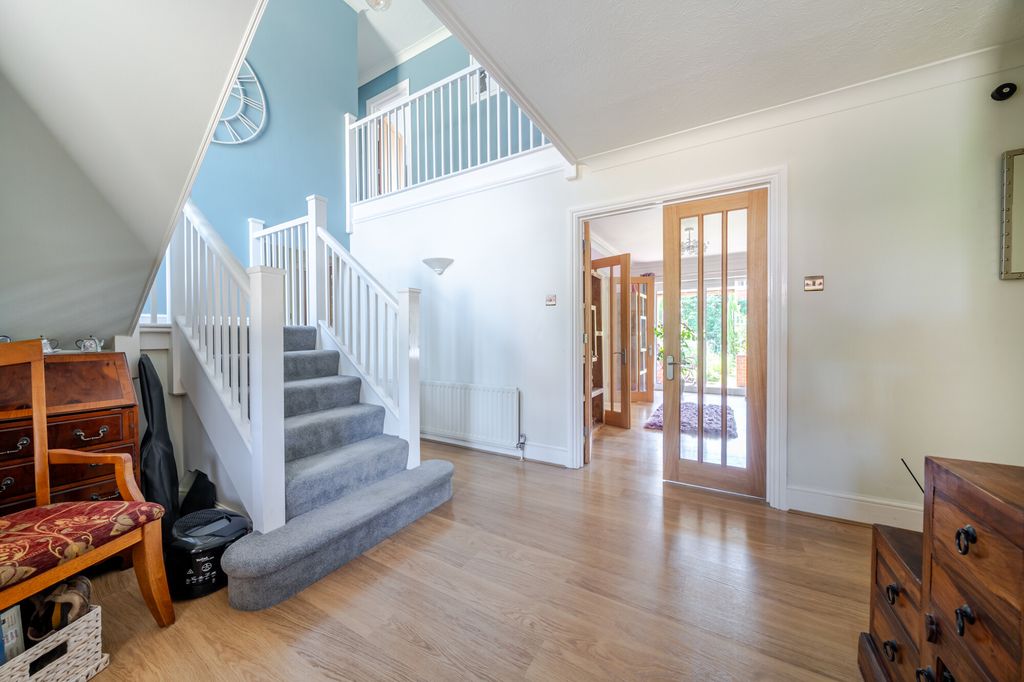 Property photo 2 of 19