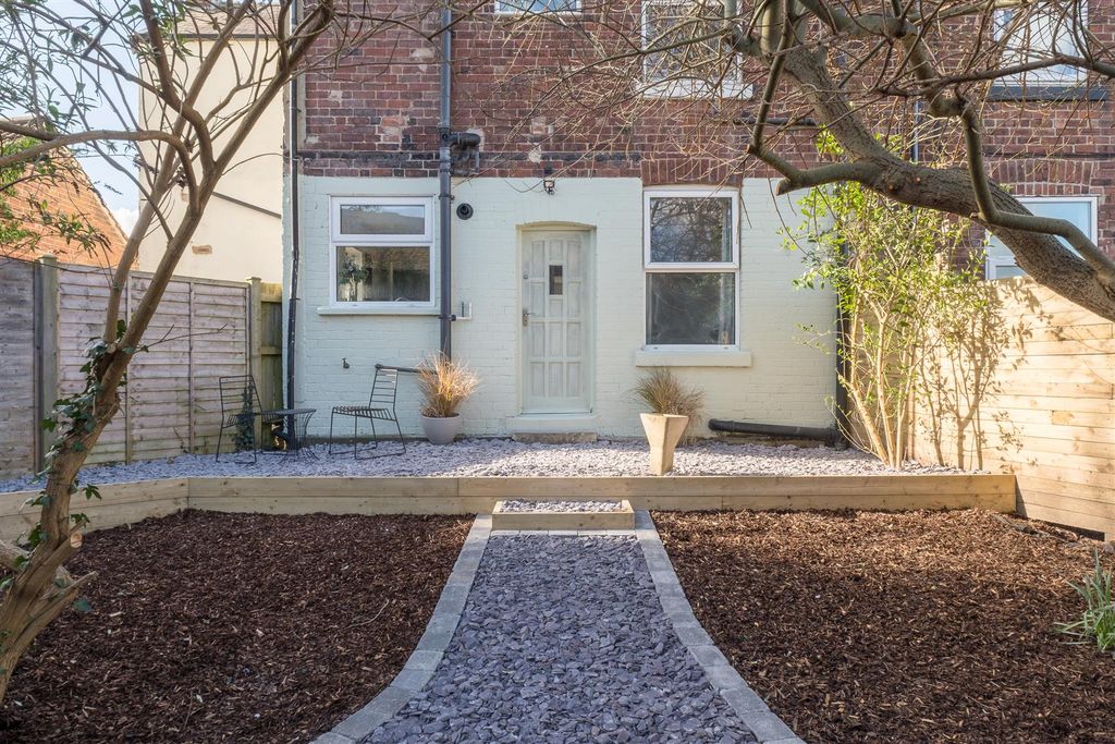 Property photo 1 of 32 Untitled (2 Of 20).Jpg