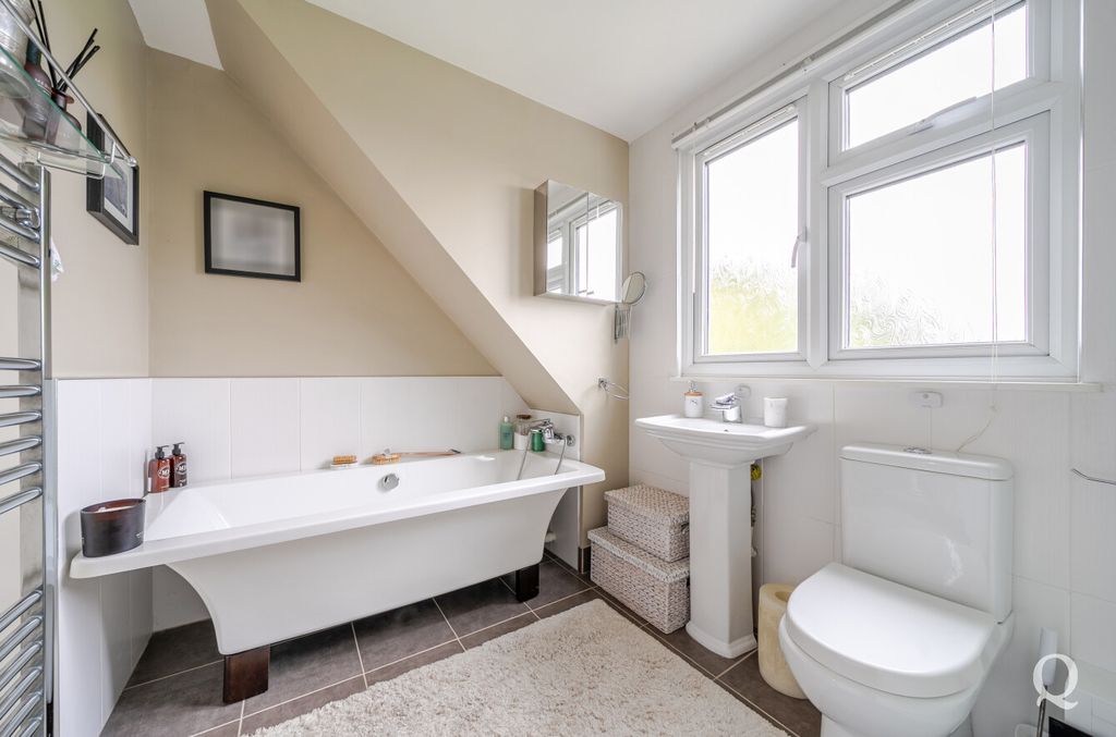 Property photo 3 of 23 173E17A4-Ba97-45c...