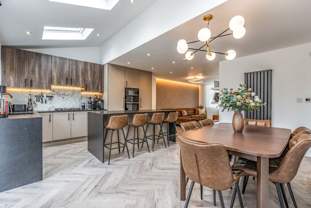 Property photo 3 of 38