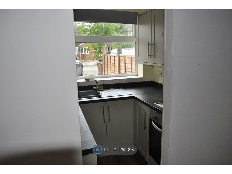 Property photo 3 of 4 Kitchen