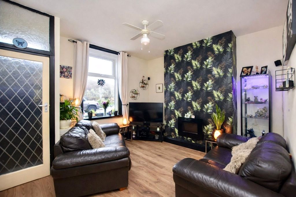 Property photo 3 of 13 Living Room