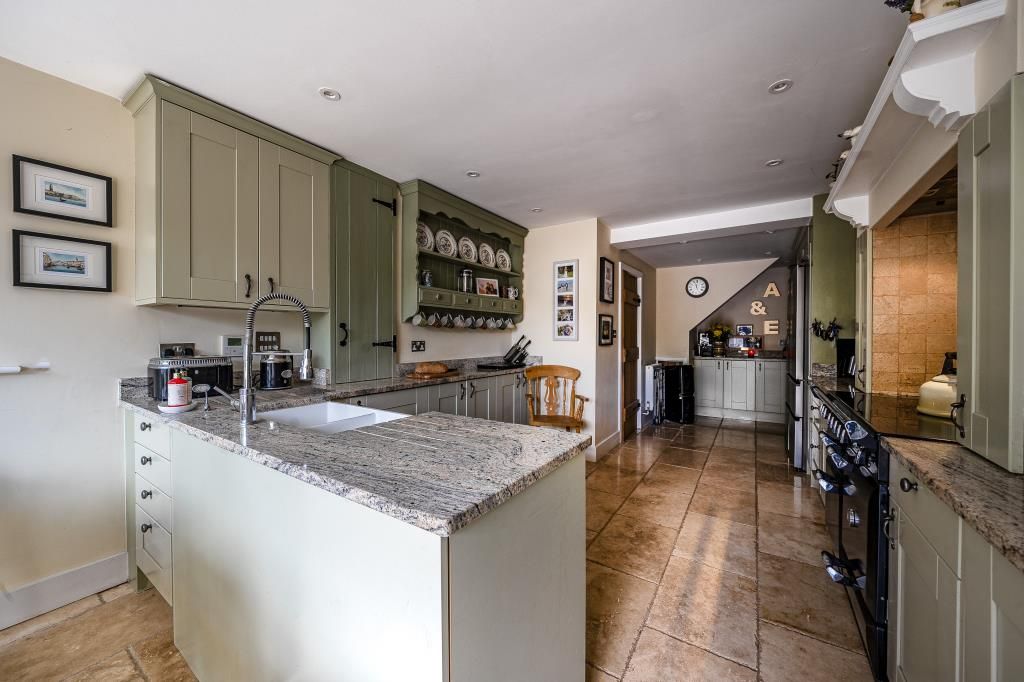 Property photo 3 of 28 Kitchen