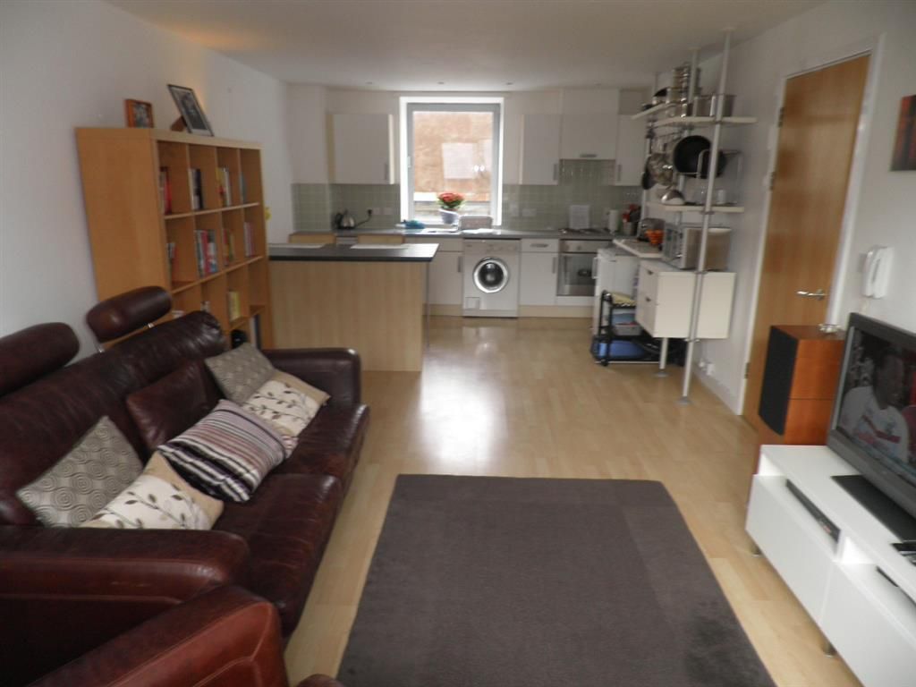 Property photo 3 of 6 Kitchen