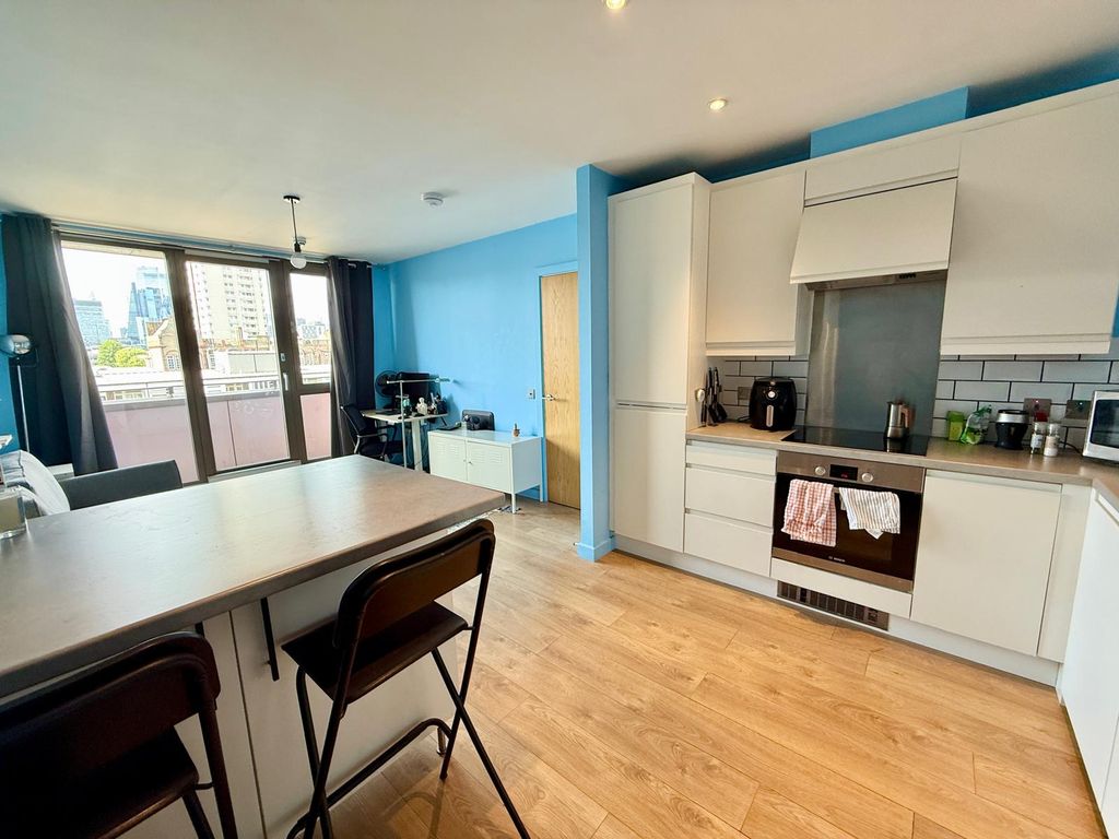 Property photo 1 of 14 Modern 1-Bedroom Flat Next To Shadwell