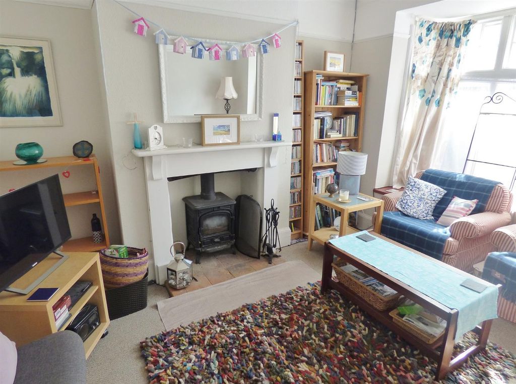 Property photo 2 of 16