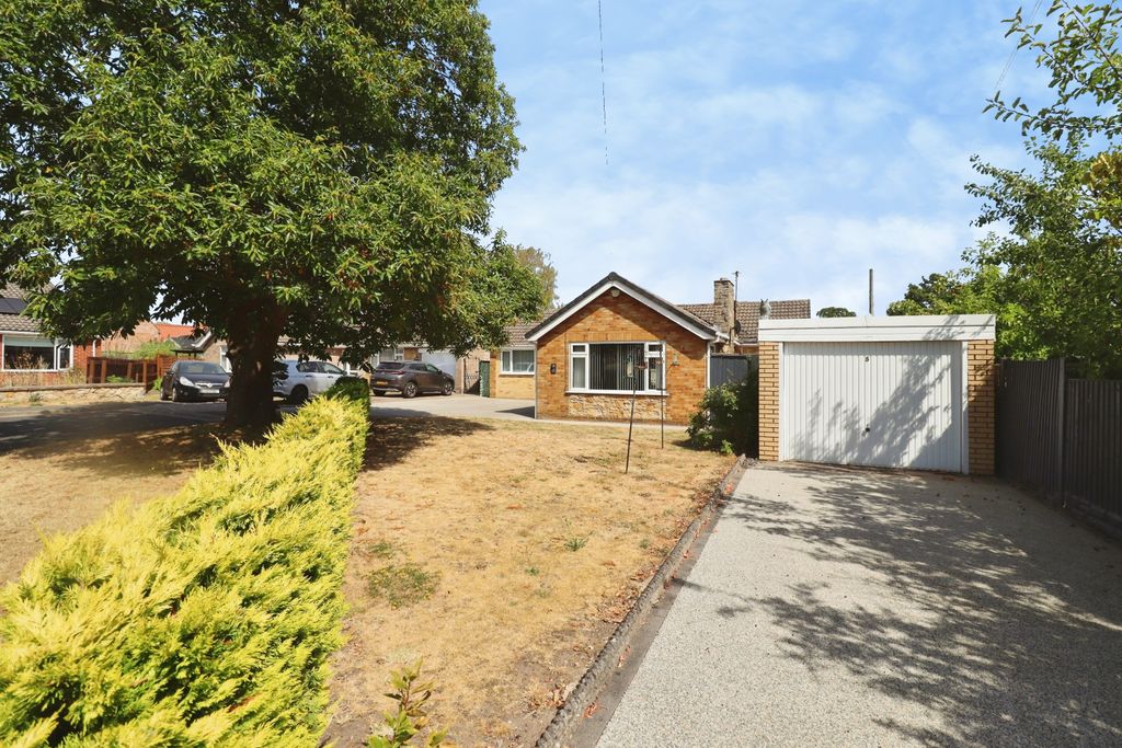 Property photo 2 of 24