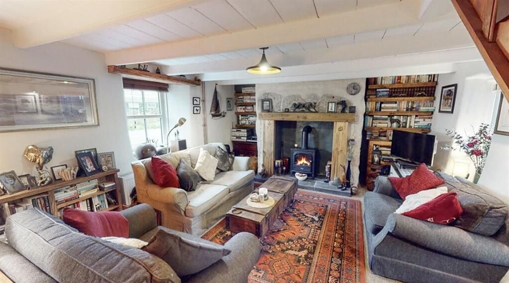 Property photo 3 of 19 Gallery