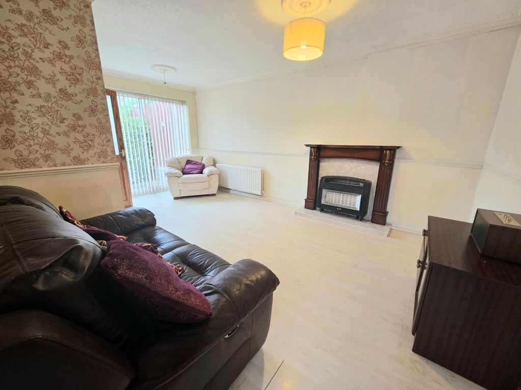 Property photo 2 of 12 Lounge/Dining Room