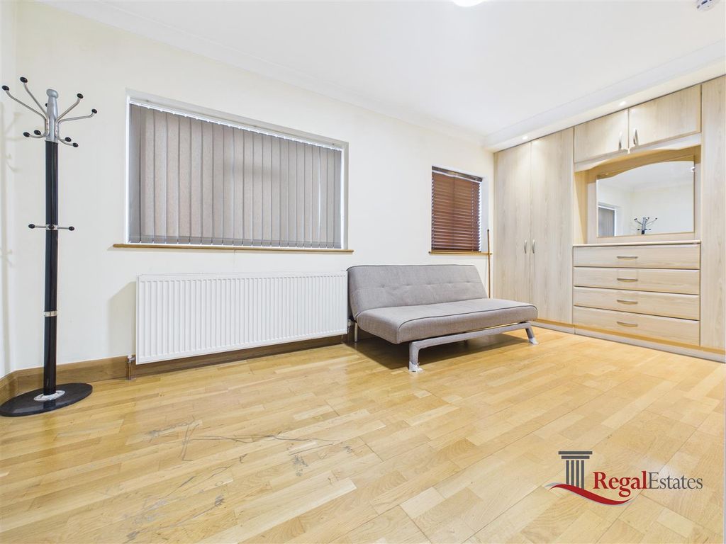 Property photo 2 of 7 Cam02489G0-Pr0269-Still010.Jpg