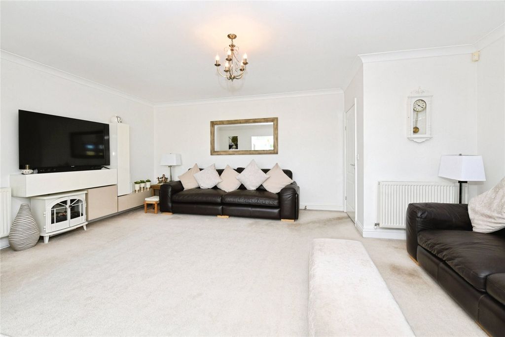 Property photo 3 of 23 Picture No. 22