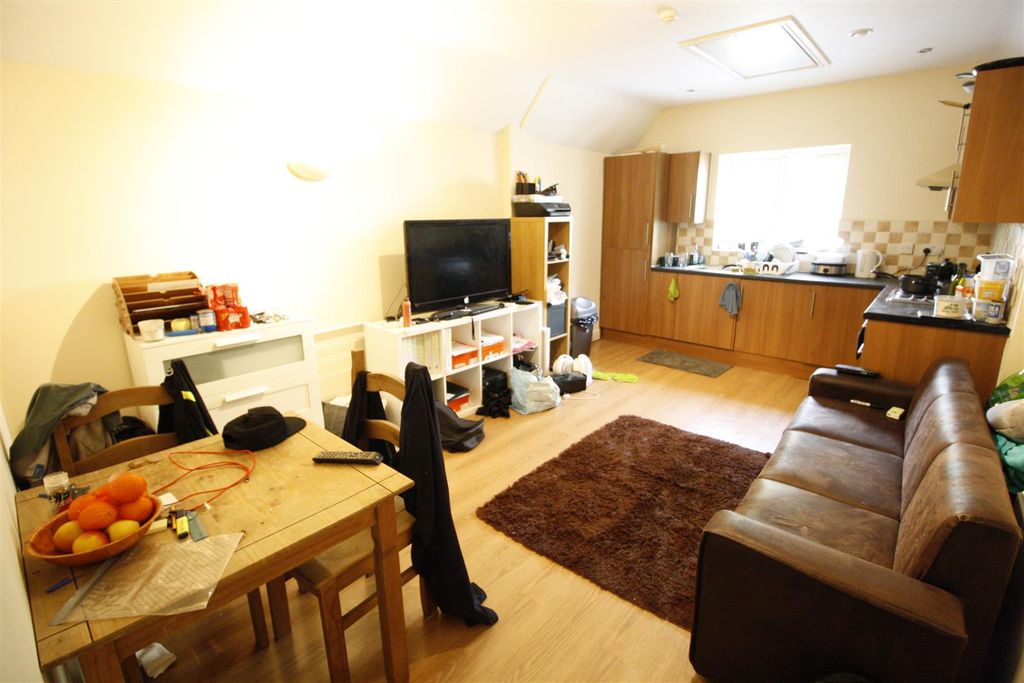 Property photo 1 of 5 Flat 3 48 Colum Road (2).Jpg