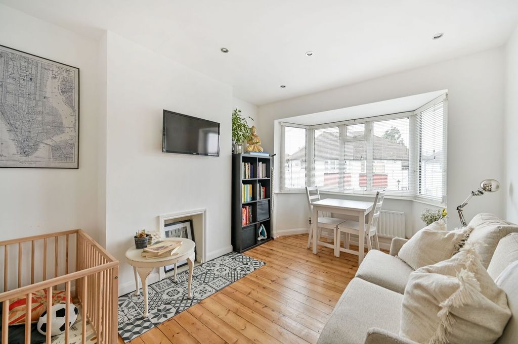 Property photo 2 of 9