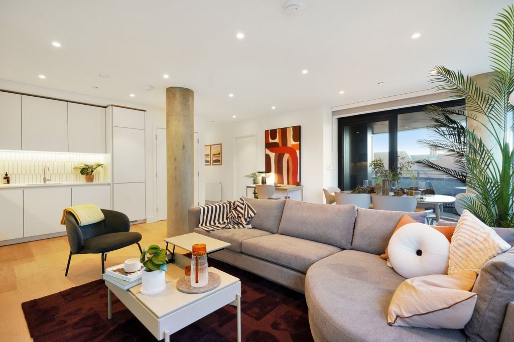 Property photo 1 of 29