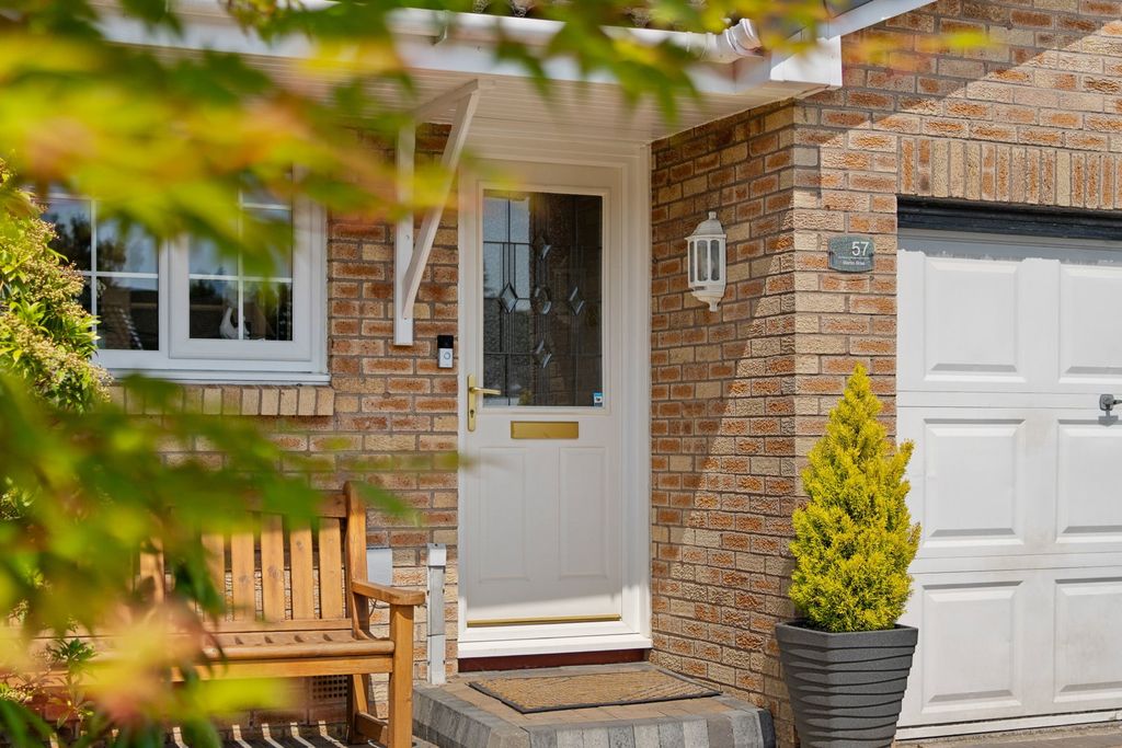 Property photo 2 of 42