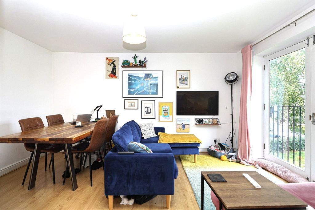 Property photo 2 of 17 Picture No. 49