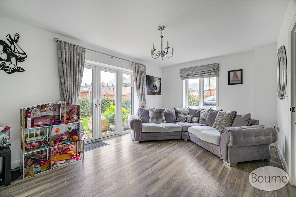 Property photo 2 of 19 Picture No. 21